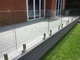 Glasgeländer befestigt in Bodenhalterungen aus Edelstahl  Glas 16,76 mm VSG ESG transparent 