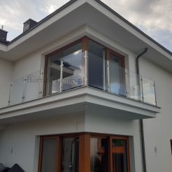 Edelstahlgeländer mit Glas  ohne Handlauf  befestigung von oben V2A